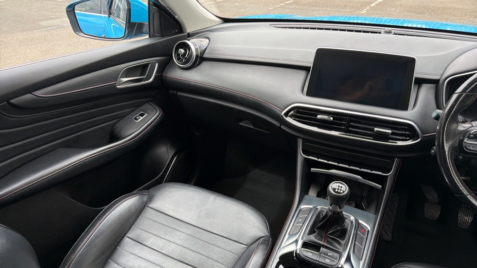 MG HS 1.5 T-GDI Trophy 5dr Petrol Hatchback - Image 14