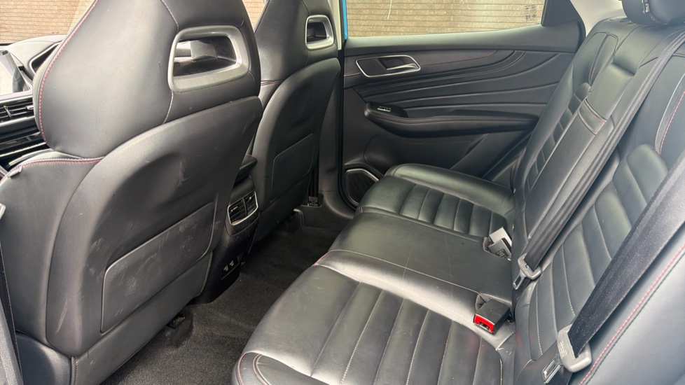 MG HS 1.5 T-GDI Trophy 5dr Petrol Hatchback - Image 16