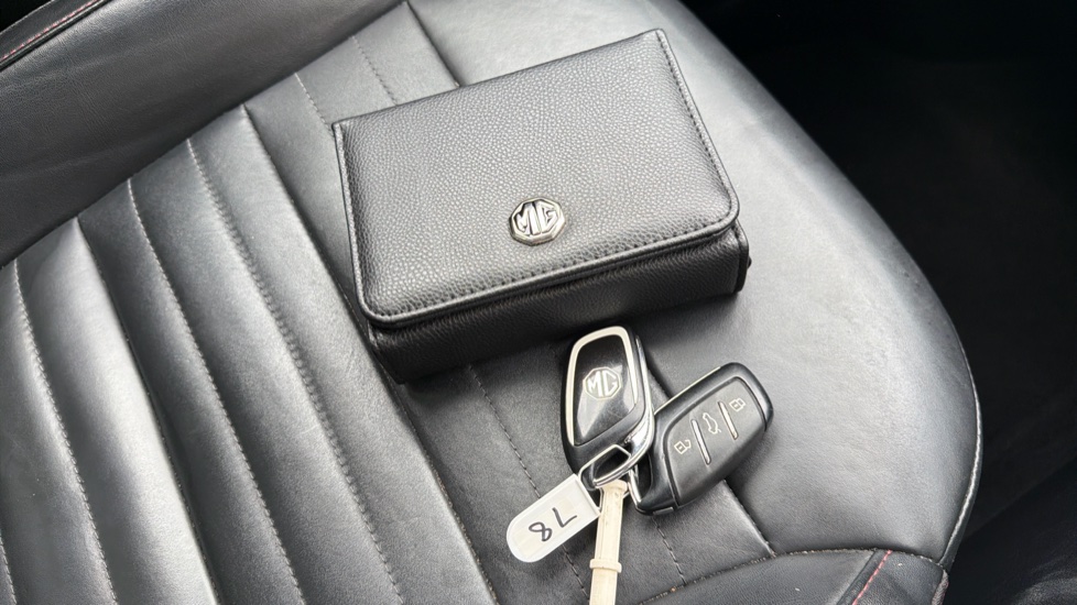 MG HS 1.5 T-GDI Trophy 5dr Petrol Hatchback - Image 19