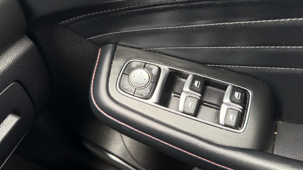 MG HS 1.5 T-GDI Trophy 5dr Petrol Hatchback - Image 21