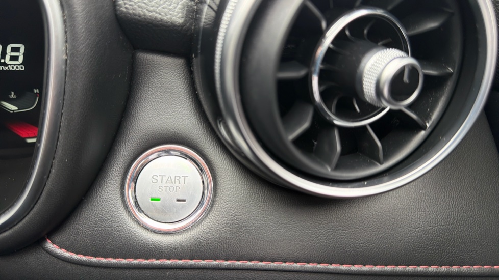 MG HS 1.5 T-GDI Trophy 5dr Petrol Hatchback - Image 23