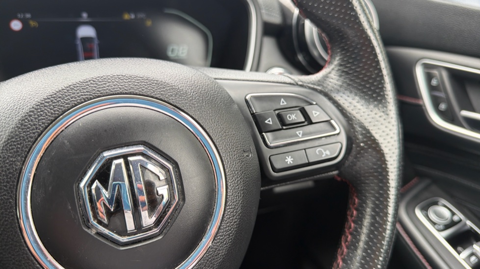MG HS 1.5 T-GDI Trophy 5dr Petrol Hatchback - Image 24