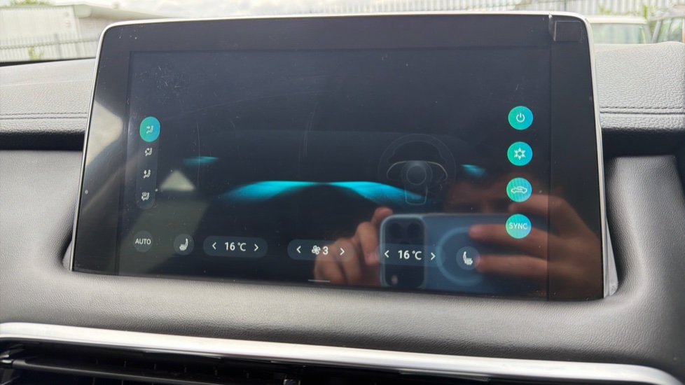 MG HS 1.5 T-GDI Trophy 5dr Petrol Hatchback - Image 32