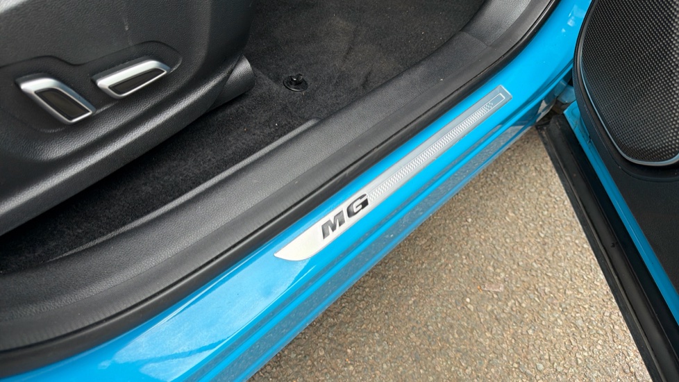 MG HS 1.5 T-GDI Trophy 5dr Petrol Hatchback - Image 39