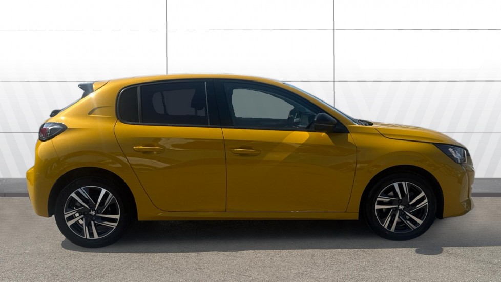 Peugeot 208 1.2 PureTech 100 Allure Premium + 5dr Petrol Hatchback - Image 5