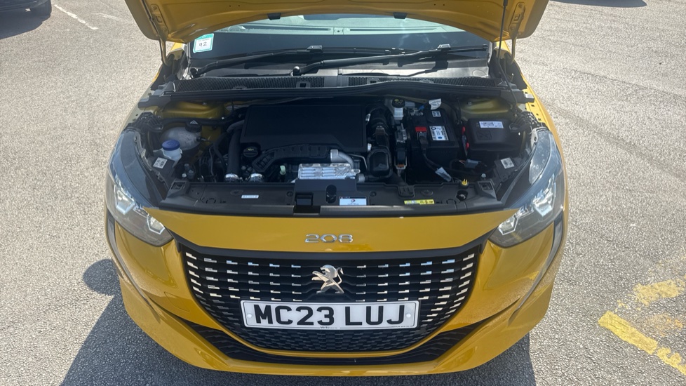Peugeot 208 1.2 PureTech 100 Allure Premium + 5dr Petrol Hatchback - Image 8