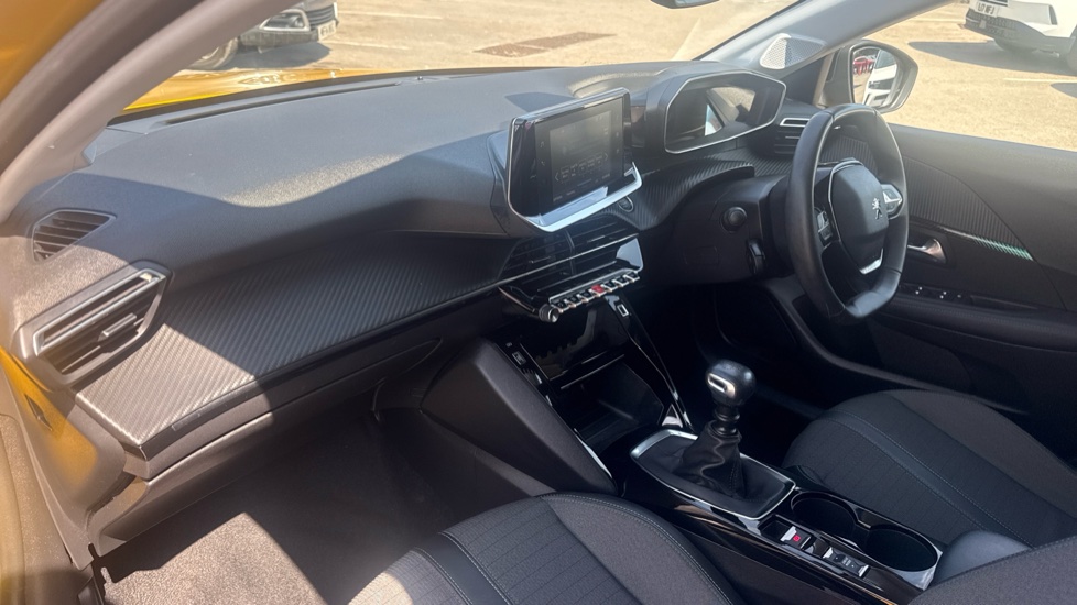 Peugeot 208 1.2 PureTech 100 Allure Premium + 5dr Petrol Hatchback - Image 9