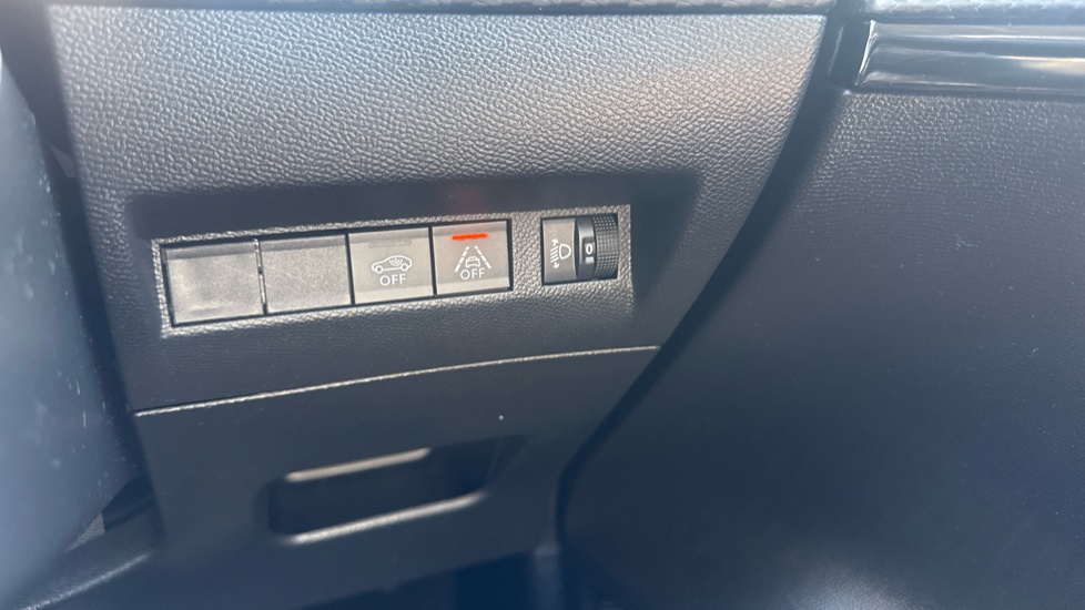 Peugeot 208 1.2 PureTech 100 Allure Premium + 5dr Petrol Hatchback - Image 34