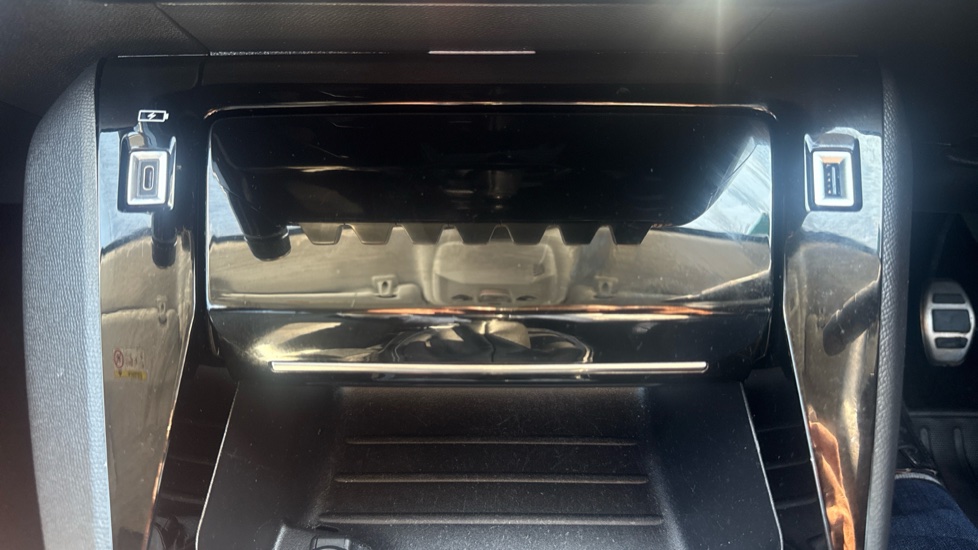 Peugeot 208 1.2 PureTech 100 Allure Premium + 5dr Petrol Hatchback - Image 40