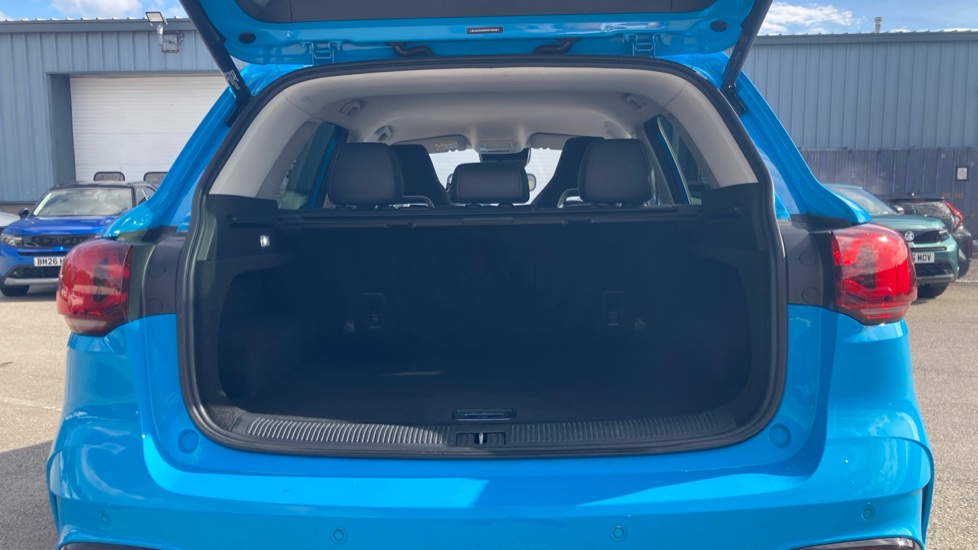 MG HS 1.5 T-GDI Trophy 5dr DCT Petrol Hatchback - Image 4