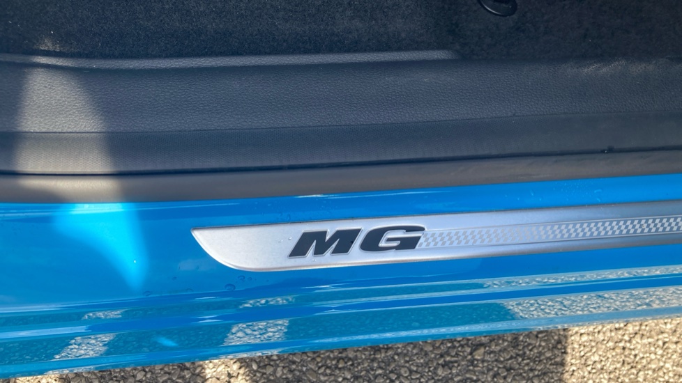 MG HS 1.5 T-GDI Trophy 5dr DCT Petrol Hatchback - Image 37