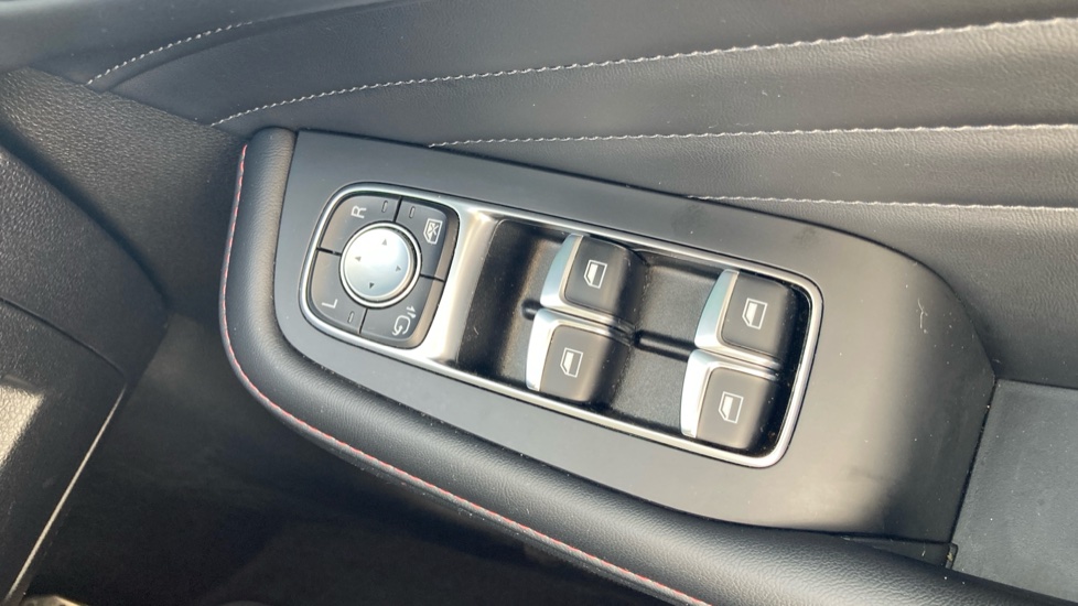 MG HS 1.5 T-GDI Trophy 5dr DCT Petrol Hatchback - Image 41