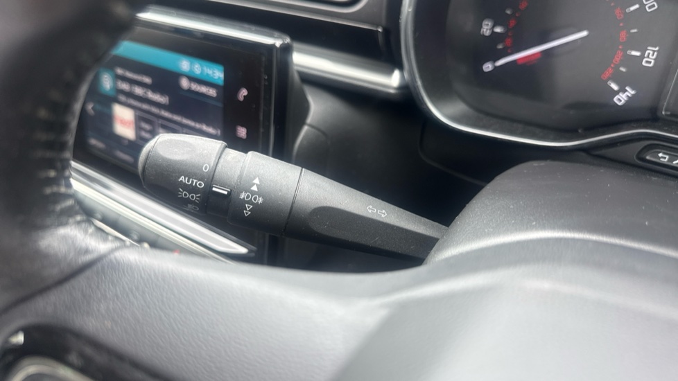 Citroen C3 1.2 PureTech 82 Flair 5dr Petrol Hatchback - Image 33