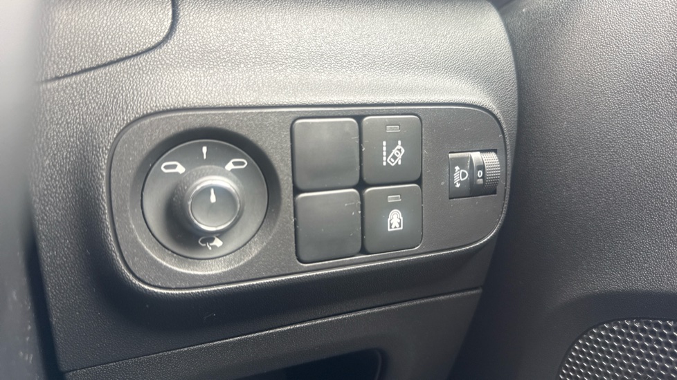 Citroen C3 1.2 PureTech 82 Flair 5dr Petrol Hatchback - Image 34
