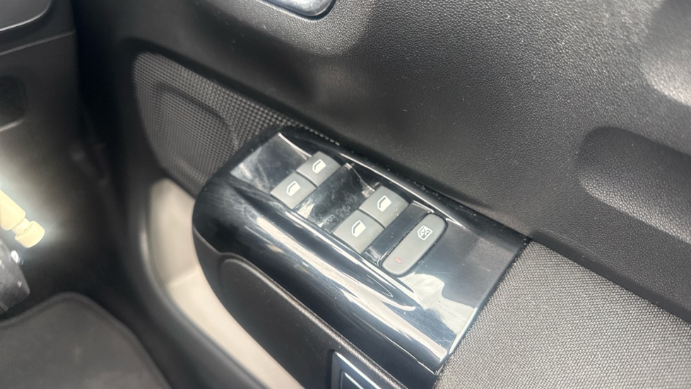 Citroen C3 1.2 PureTech 82 Flair 5dr Petrol Hatchback - Image 35