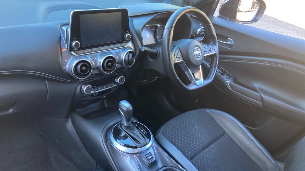 Nissan Juke 1.0 DiG-T 114 N-Connecta 5dr DCT Petrol Hatchback - Image 9