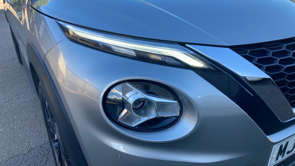 Nissan Juke 1.0 DiG-T 114 N-Connecta 5dr DCT Petrol Hatchback - Image 21