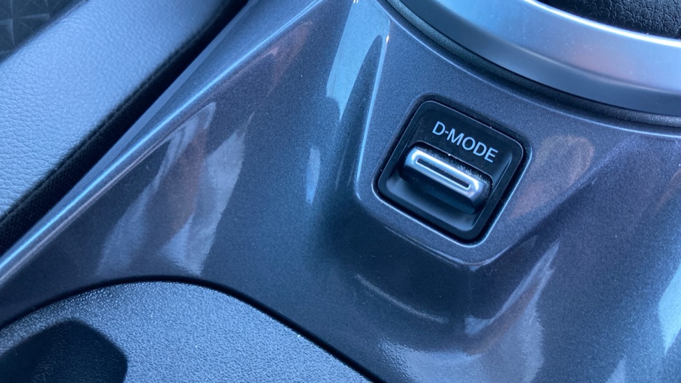 Nissan Juke 1.0 DiG-T 114 N-Connecta 5dr DCT Petrol Hatchback - Image 55