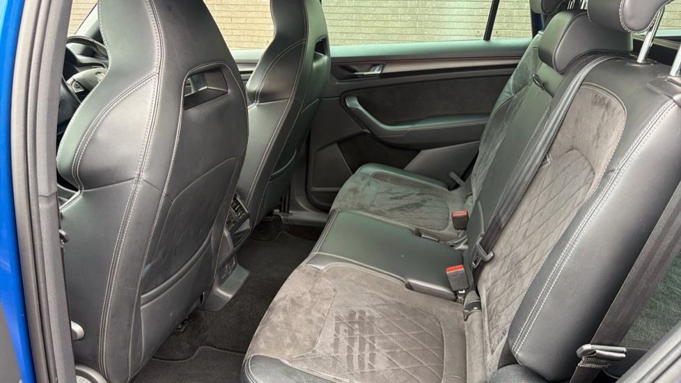 Skoda Kodiaq 2.0 TSI 190 Sport Line 4x4 5dr DSG [7 Seat] Petrol Estate - Image 16