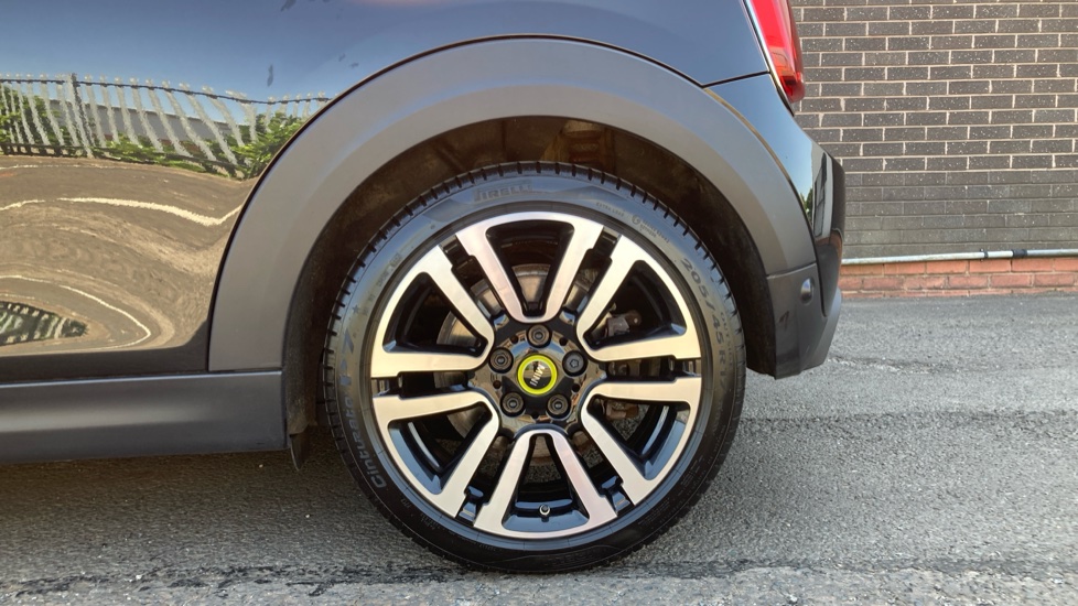 MINI Hatchback 135kW Cooper S Level 2 33kWh 3dr Auto Electric Hatchback - Image 7