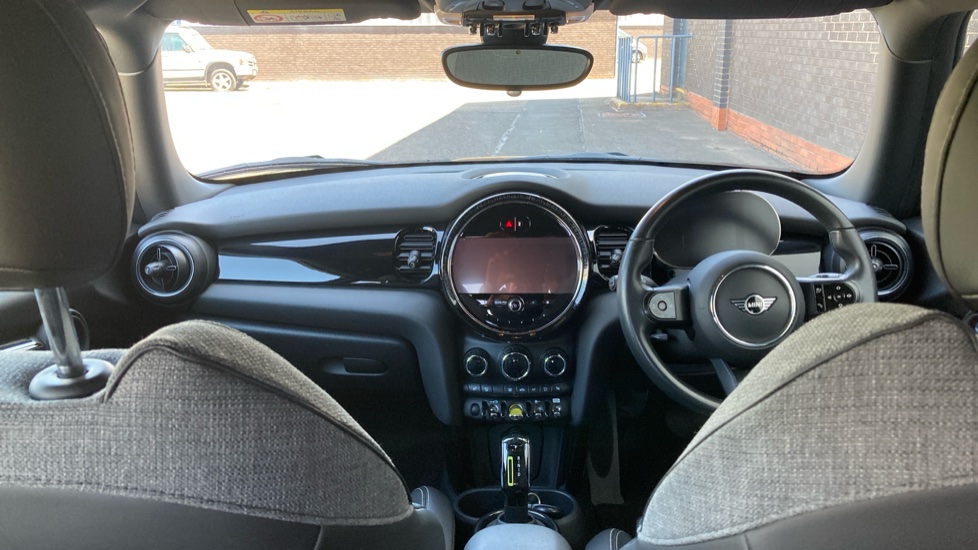 MINI Hatchback 135kW Cooper S Level 2 33kWh 3dr Auto Electric Hatchback - Image 10