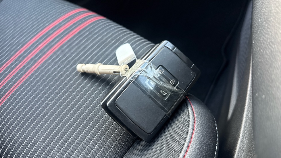 Renault Clio 1.0 TCe 90 RS Line 5dr Petrol Hatchback - Image 20