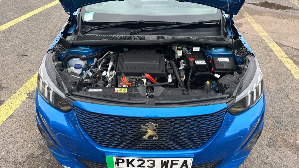 Peugeot 2008 100kW GT 50kWh 5dr Auto Electric Estate - Image 8