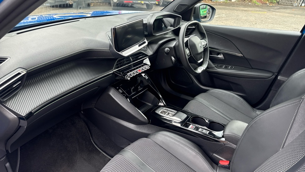 Peugeot 2008 100kW GT 50kWh 5dr Auto Electric Estate - Image 9