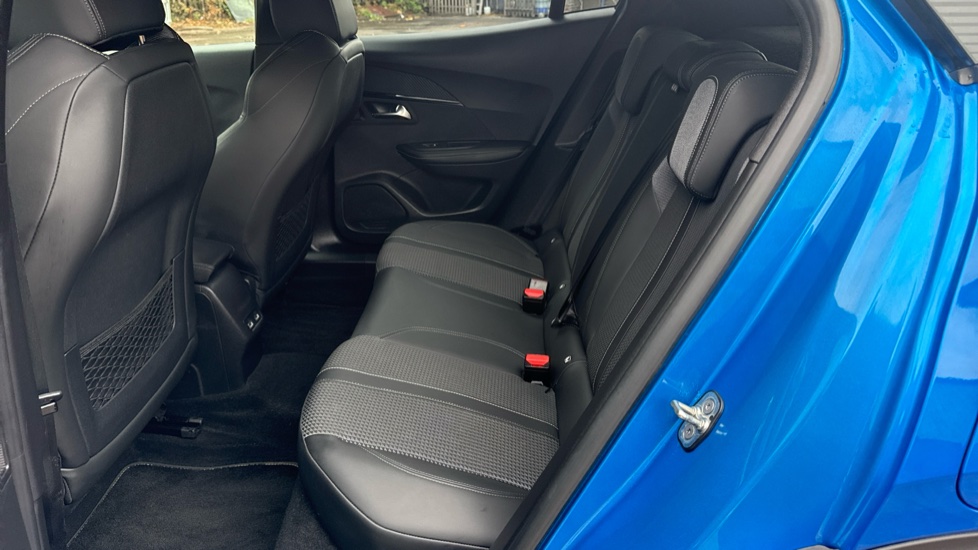 Peugeot 2008 100kW GT 50kWh 5dr Auto Electric Estate - Image 16