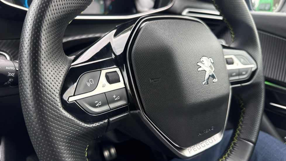 Peugeot 2008 100kW GT 50kWh 5dr Auto Electric Estate - Image 33