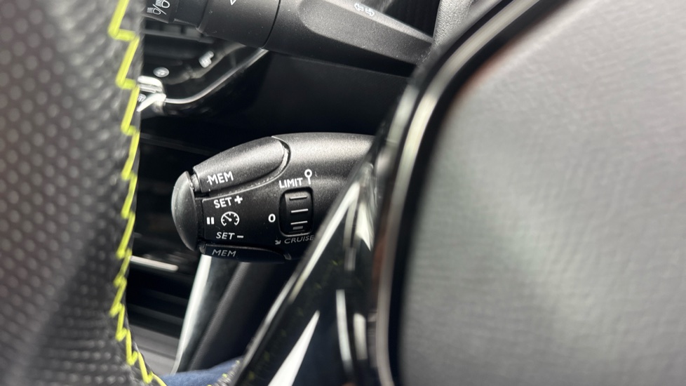 Peugeot 2008 100kW GT 50kWh 5dr Auto Electric Estate - Image 37