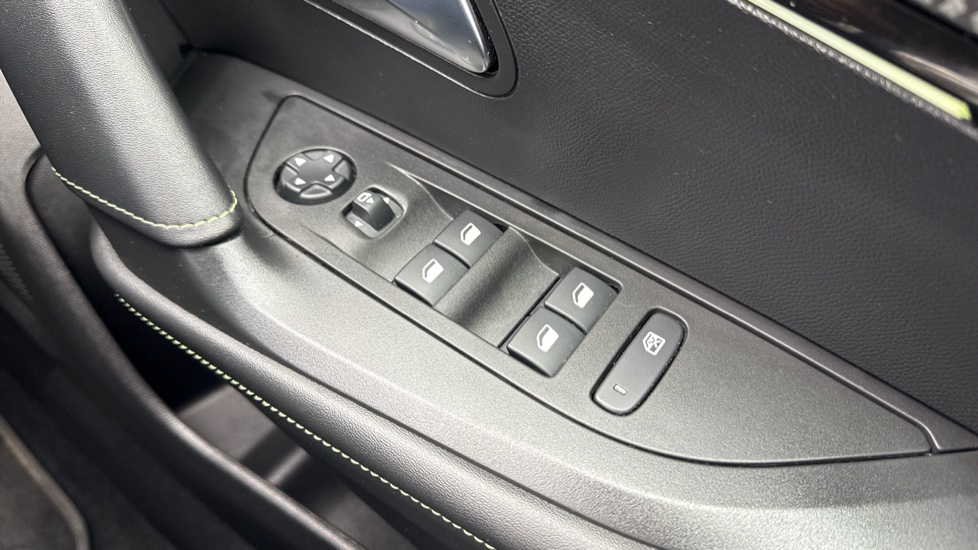 Peugeot 2008 100kW GT 50kWh 5dr Auto Electric Estate - Image 38