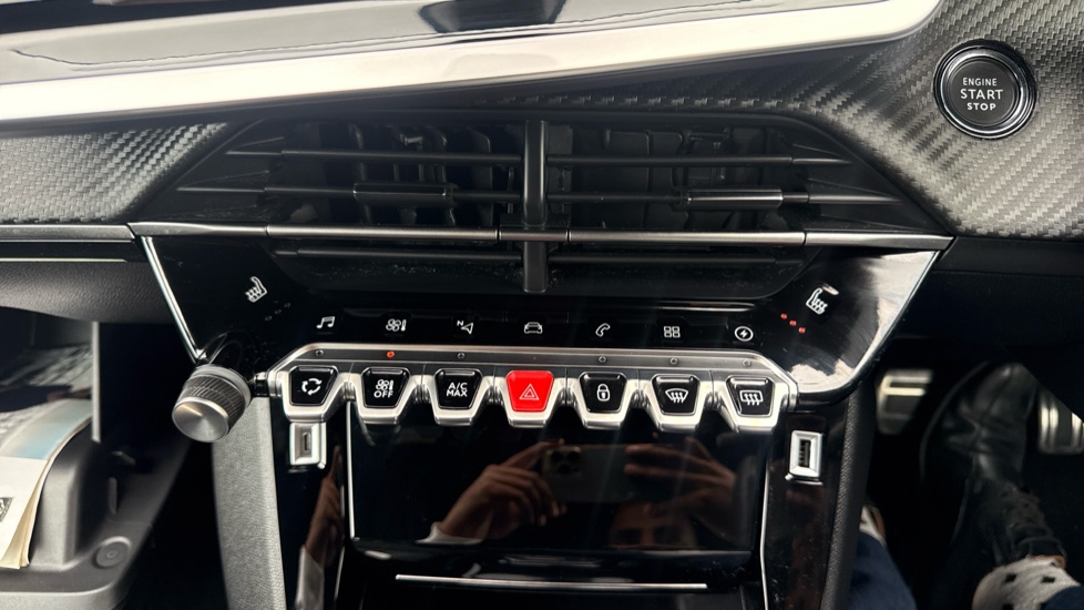 Peugeot 2008 100kW GT 50kWh 5dr Auto Electric Estate - Image 43