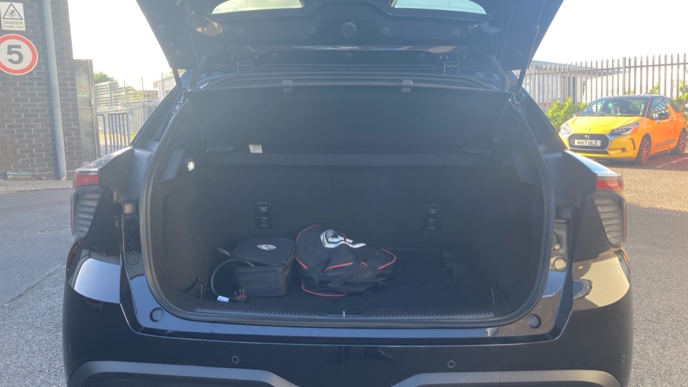 MG MG4 150kW Trophy EV Long Range 64kWh 5dr Auto Electric Hatchback - Image 4