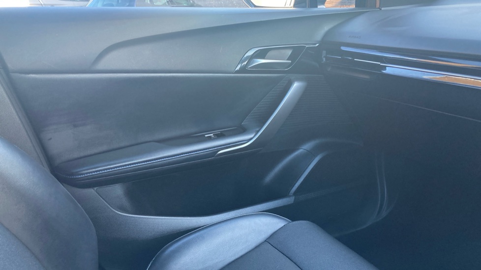MG MG4 150kW Trophy EV Long Range 64kWh 5dr Auto Electric Hatchback - Image 52