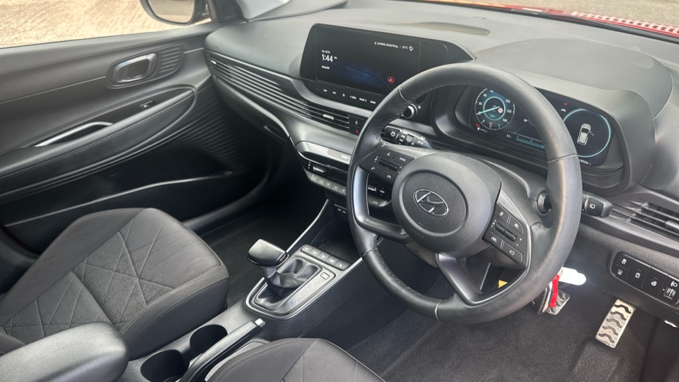 Hyundai BAYON 1.0 TGDi [120] 48V MHEV Premium 5dr DCT Petrol Hatchback - Image 11