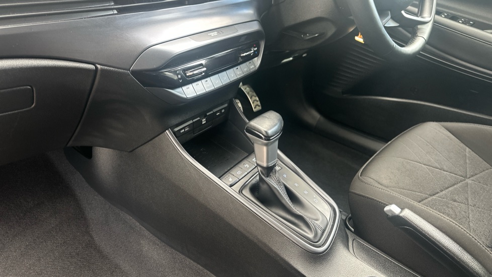 Hyundai BAYON 1.0 TGDi [120] 48V MHEV Premium 5dr DCT Petrol Hatchback - Image 13