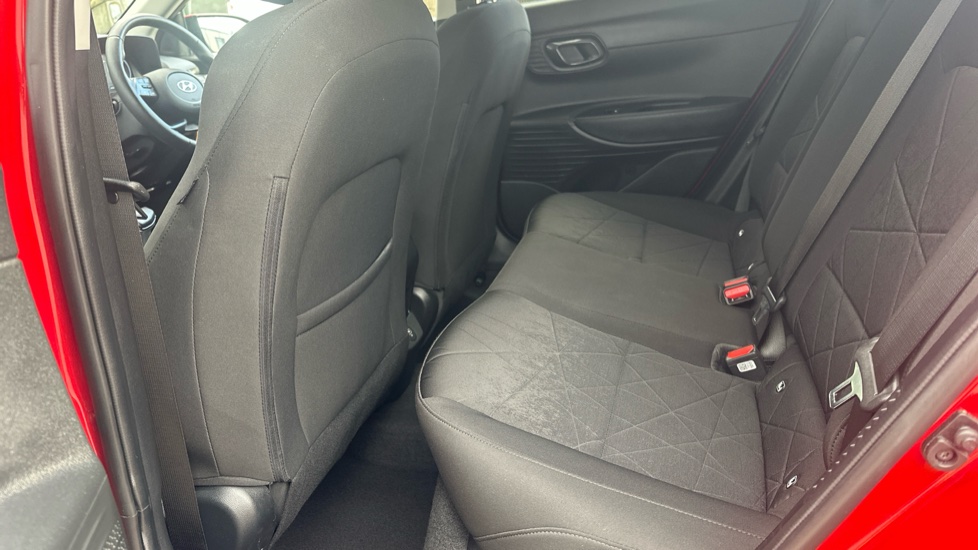 Hyundai BAYON 1.0 TGDi [120] 48V MHEV Premium 5dr DCT Petrol Hatchback - Image 16