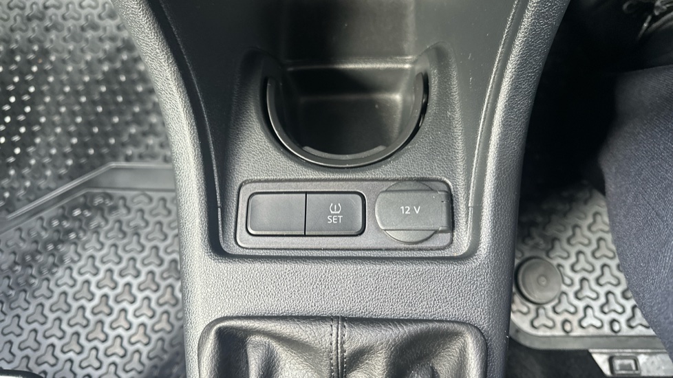 Volkswagen Up 1.0 Move Up 3dr Petrol Hatchback - Image 32