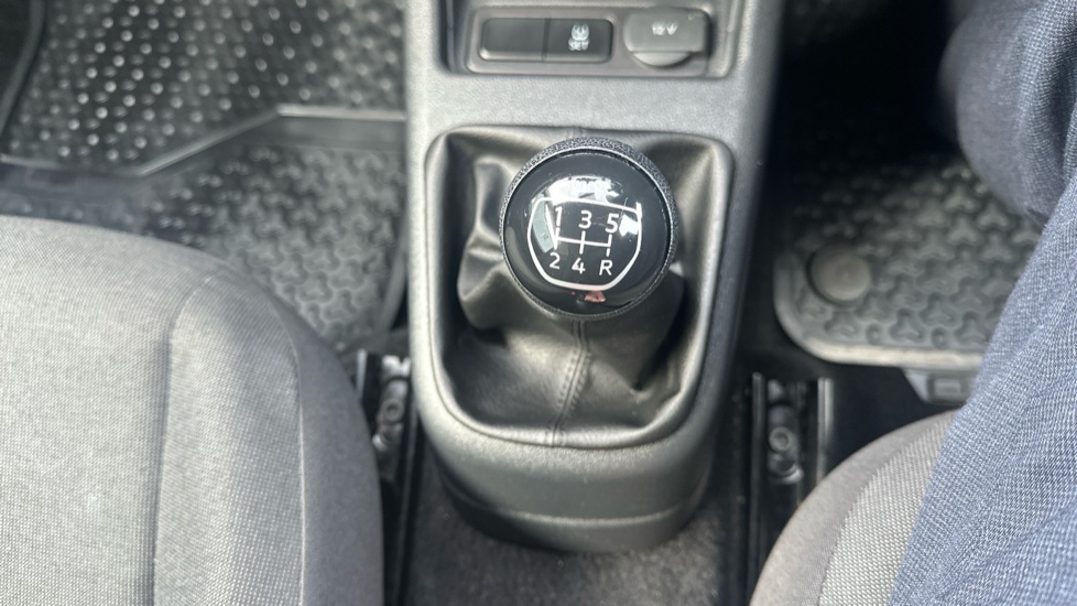 Volkswagen Up 1.0 Move Up 3dr Petrol Hatchback - Image 33