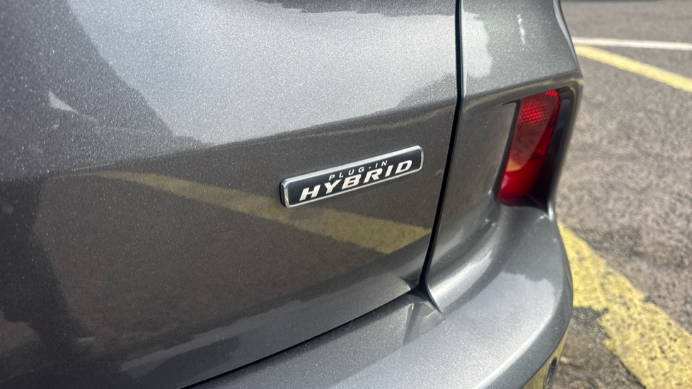 Ford Kuga 2.5 PHEV ST-Line X Edition 5dr CVT Estate - Image 31