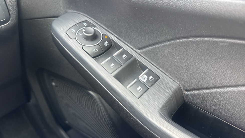 Ford Kuga 2.5 PHEV ST-Line X Edition 5dr CVT Estate - Image 40