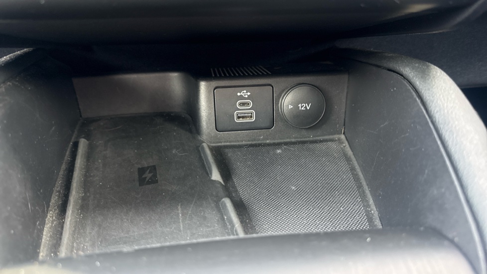 Ford Kuga 2.5 PHEV ST-Line X Edition 5dr CVT Estate - Image 45