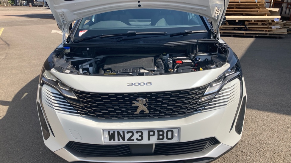 Peugeot 3008 1.2 PureTech Allure Premium+ 5dr EAT8 Petrol Estate - Image 8