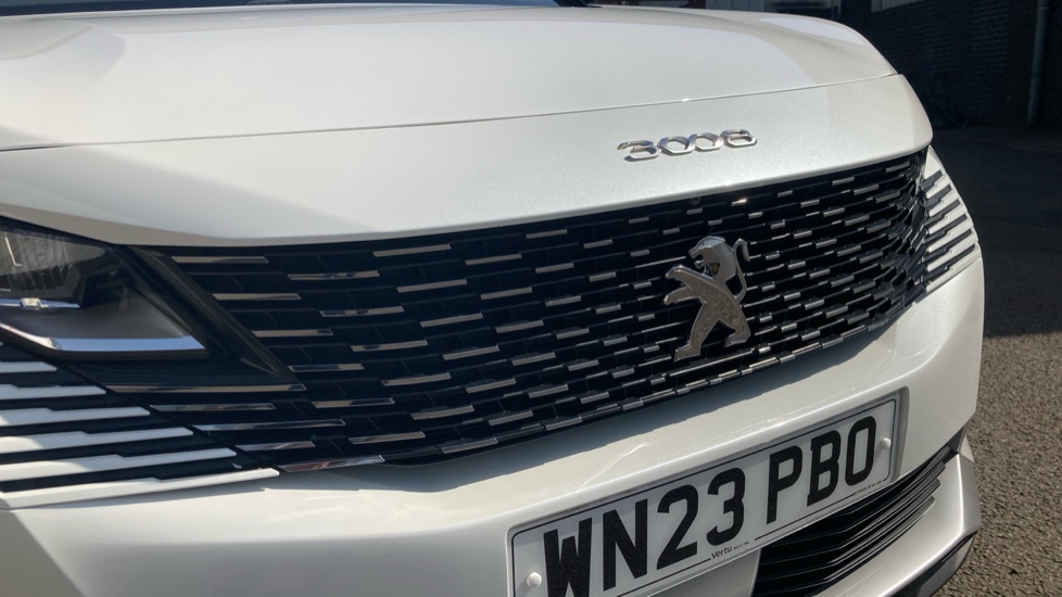 Peugeot 3008 1.2 PureTech Allure Premium+ 5dr EAT8 Petrol Estate - Image 24