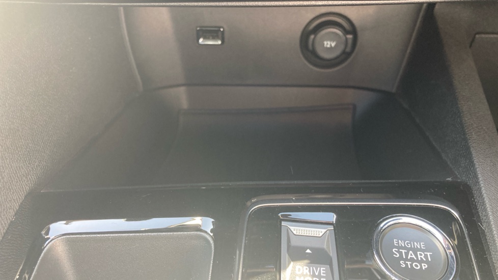 Peugeot 3008 1.2 PureTech Allure Premium+ 5dr EAT8 Petrol Estate - Image 48