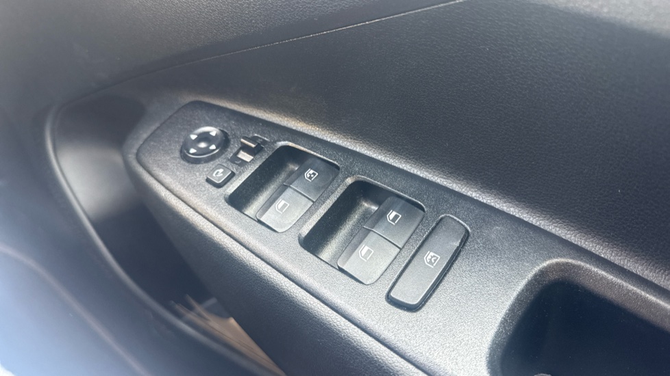Hyundai i10 1.0 T-GDi N Line 5dr Petrol Hatchback - Image 38