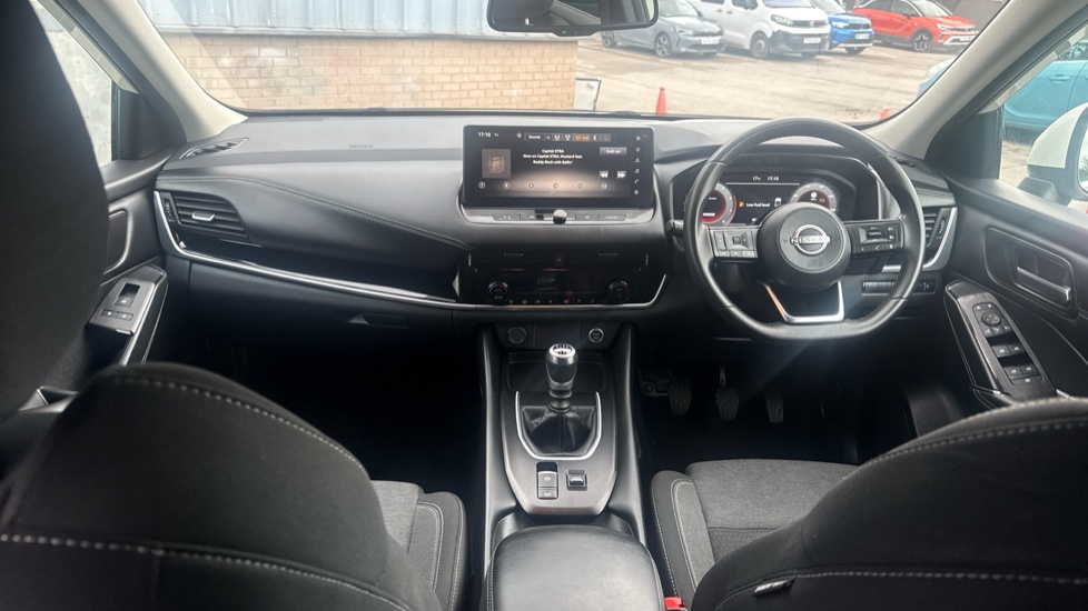 Nissan Qashqai 1.3 DiG-T MH N-Connecta 5dr Petrol Hatchback - Image 10