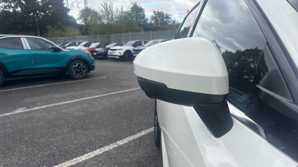 Nissan Qashqai 1.3 DiG-T MH N-Connecta 5dr Petrol Hatchback - Image 24