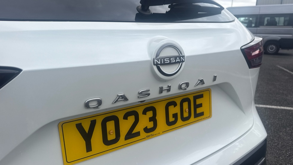 Nissan Qashqai 1.3 DiG-T MH N-Connecta 5dr Petrol Hatchback - Image 26